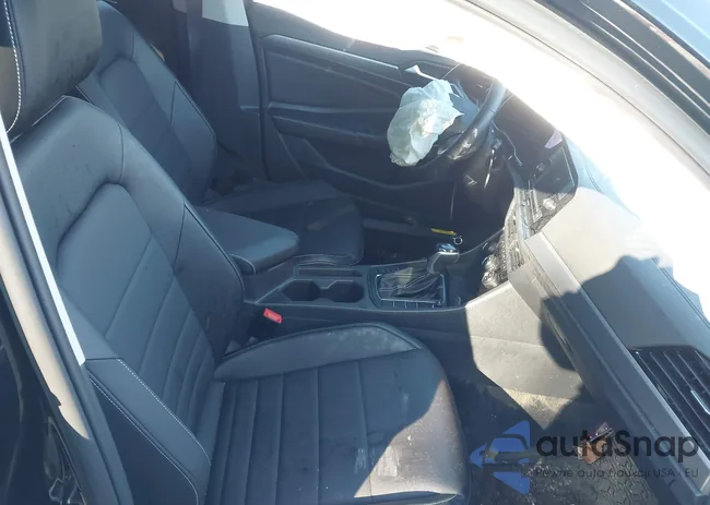 3VW7M7BU2NM010929: 41196295