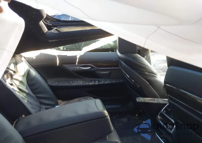 WBA7T2C05LGL17813: 41196434