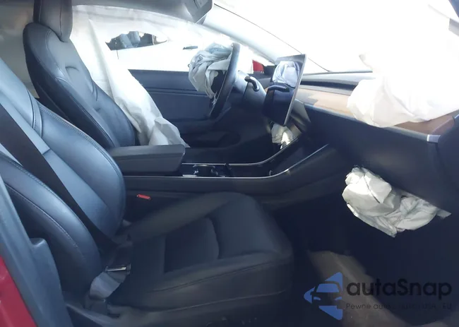 5YJ3E1EB4JF088049: 41198136