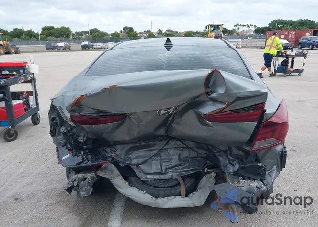 KMHD84LF4KU743219: 41207476