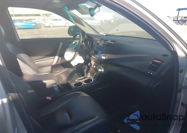 5TDZA3EH6CS018105: 41211043