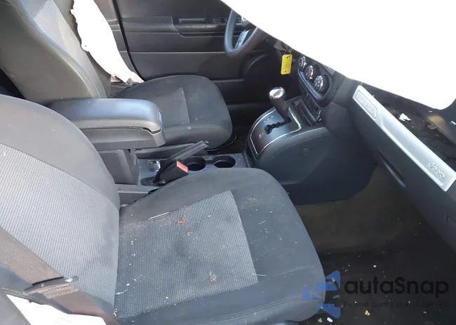 1C4NJDBB4GD780354: 41218705