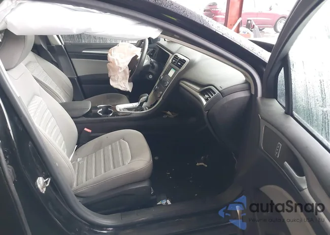 3FA6P0G71GR359558: 41230375