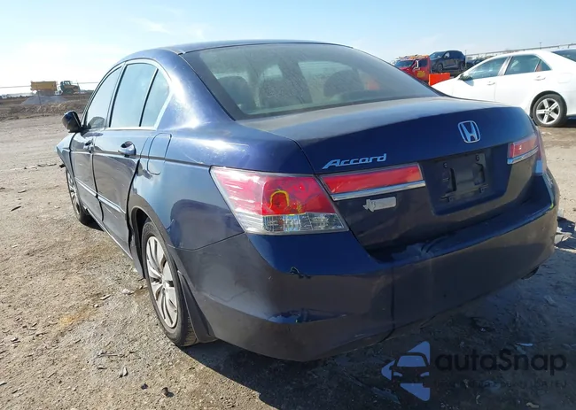 1HGCP2F32CA133686: 41233402