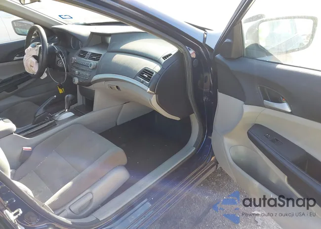 1HGCP2F32CA133686: 41233402