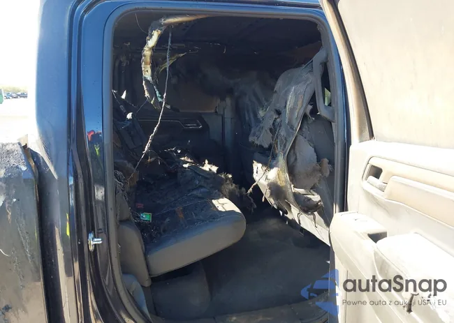 2GCUDGED0R1129626: 41243975