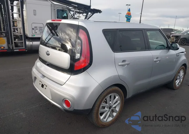 KNDJP3A58J7600365: 41259670