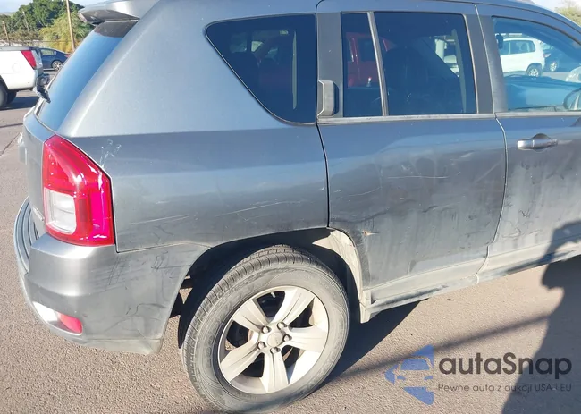 1J4NF5FB3BD280321: 41265671