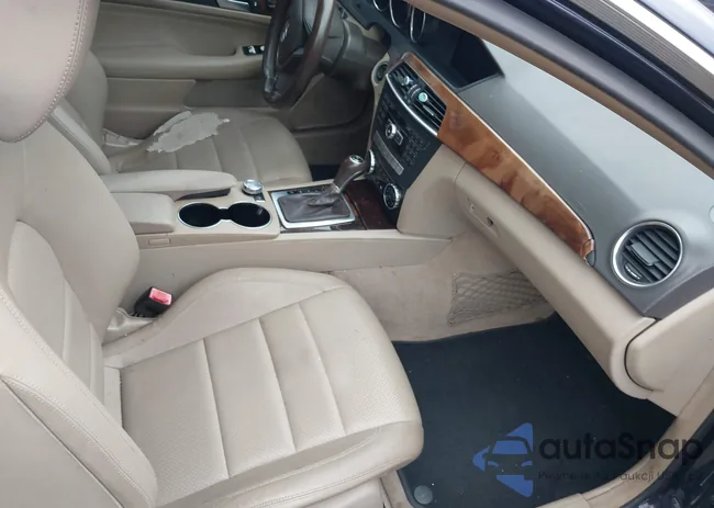 WDDGJ4HB9DF979566: 41268752