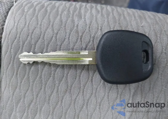 2T1BURHE4JC009597: 41270680