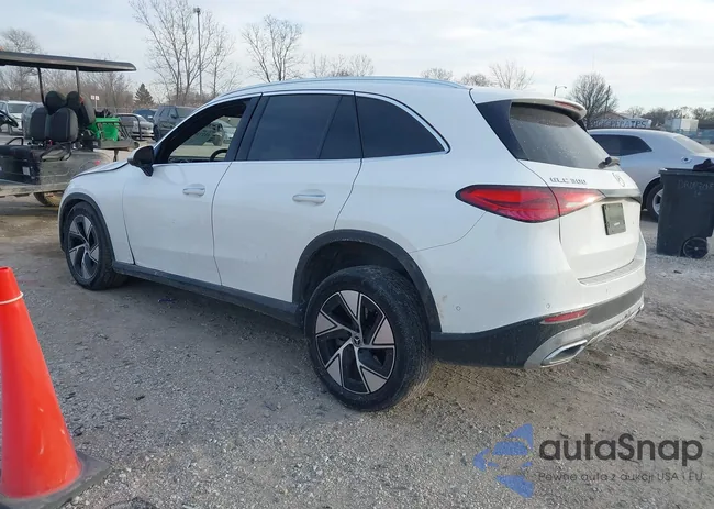 W1NKM4HB6PF028329: 41272093