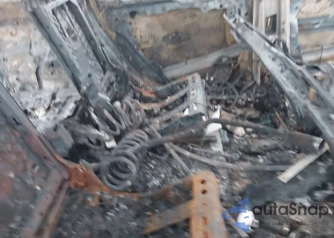 1C4RJKBG3P8850744: 41271709