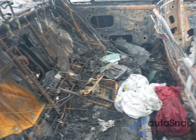 JN1BV7AP1FM334458: 41272936