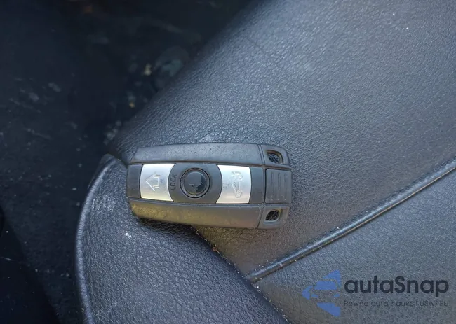 WBAVD33556KV60142: 41274676