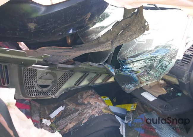 JN8AZ18UX9W013490: 41275840