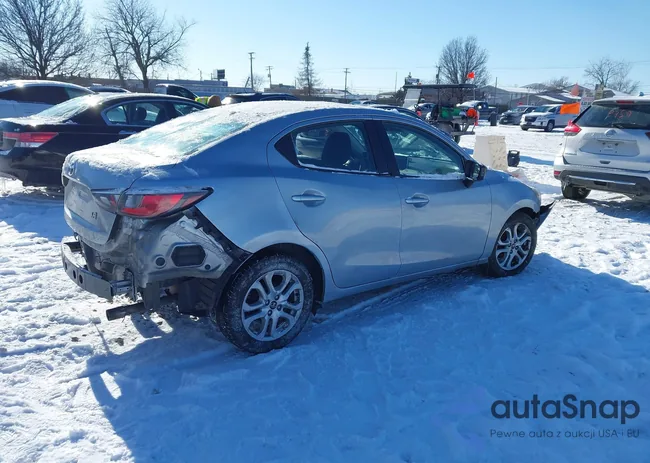 3MYDLBYV5HY169907: 41279560