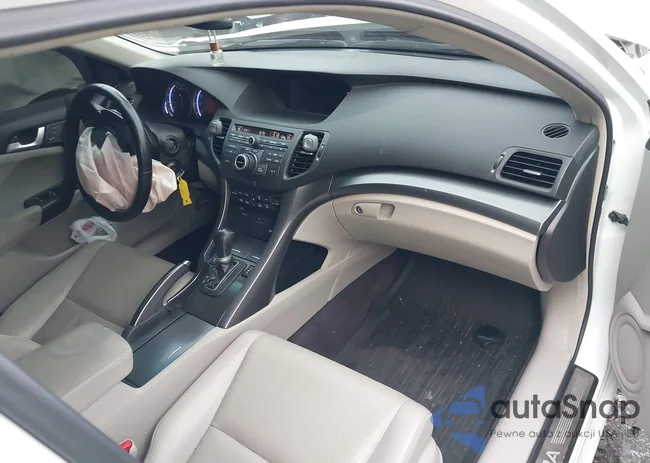 JH4CW2H68DC000797: 41295637