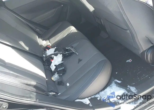 JF2GUABC2R8916758: 41300111