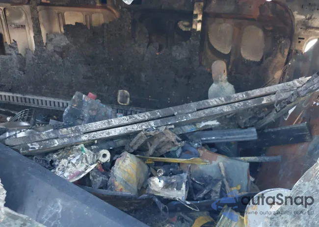 1FTYR2XM6HKA35249: 41301262