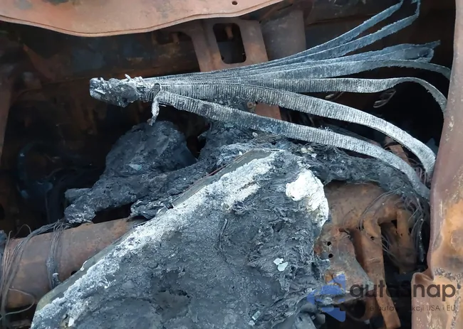 KM8J3CA47MU292237: 41302323