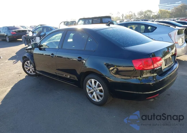 3VWDP7AJ0CM413600: 41306353