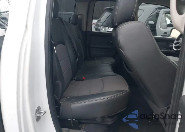 1D7RV1GT6AS239823: 41308323