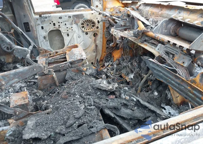 1FBNE31L78DB00588: 41312371