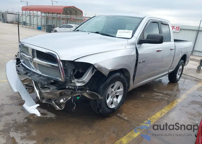 1D3HB18P39S795963: 41323823