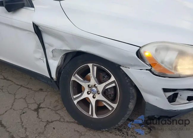 YV4902DZ9B2149989: 41327466