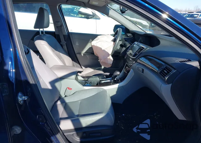 1HGCR2F9XGA039947: 41328231