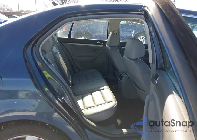 3VWRM71K88M178460: 41329341