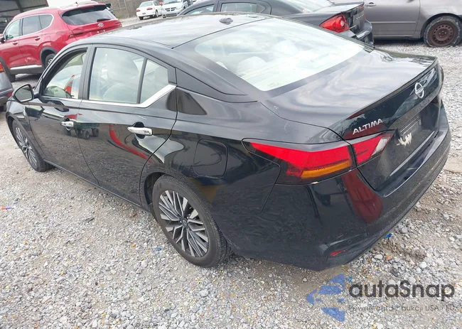 1N4BL4DV8RN372463: 41338119