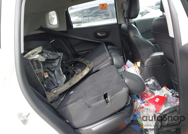 3C4NJDDB2KT671066: 41344431