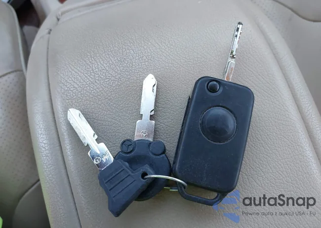 WDBGA32G2VA367036: 41346458