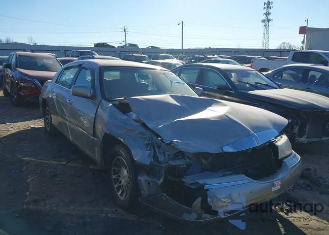 1LNHM82W1YY832463: 41347187