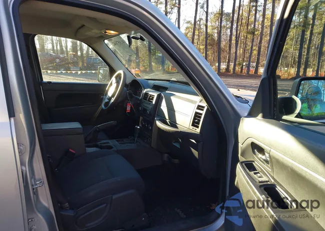 1C4PJMAKXCW110302: 41357642