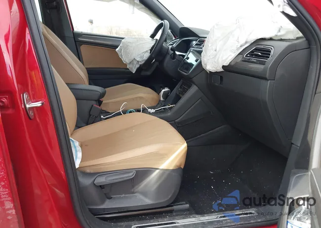 3VV8B7AX9RM142327: 41362671