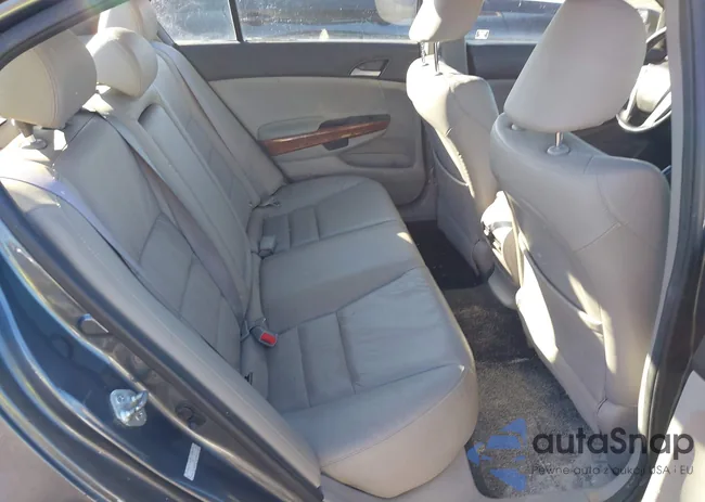 1HGCP2F81BA104769: 41367518