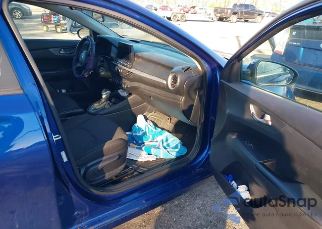 3KPF24AD1ME332992: 41367918