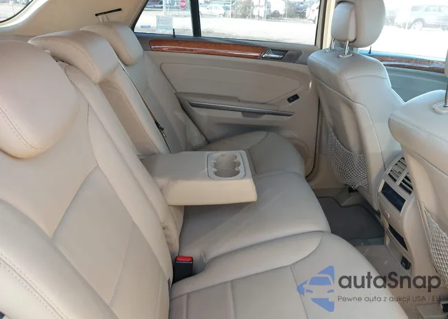 4JGBB86E89A451751: 41375244