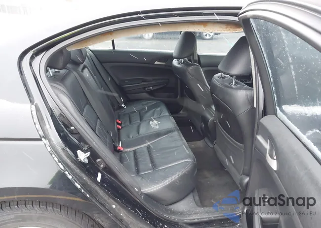 1HGCP2F66CA206651: 41377151