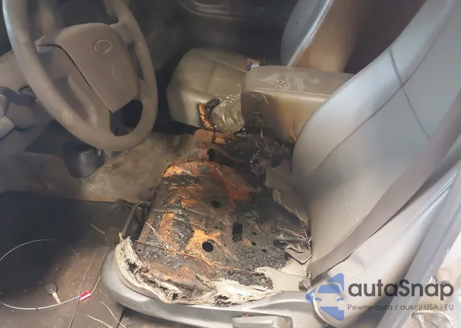 1FTYR10D48PA84764: 41378311