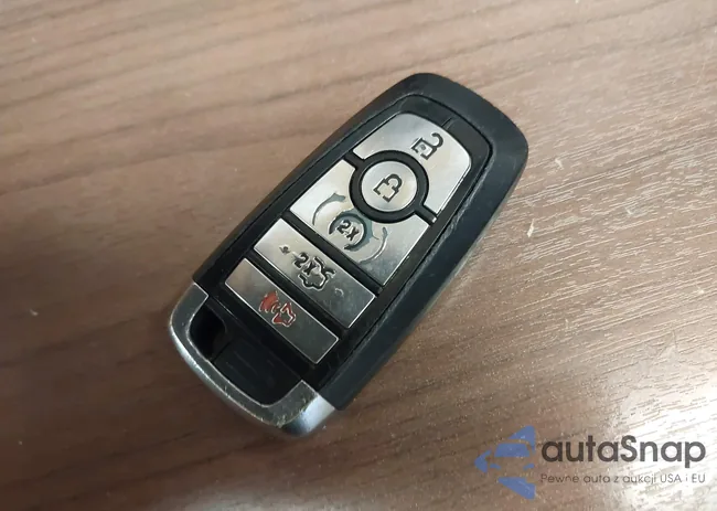 1FA6P8TH0J5137729: 41379739