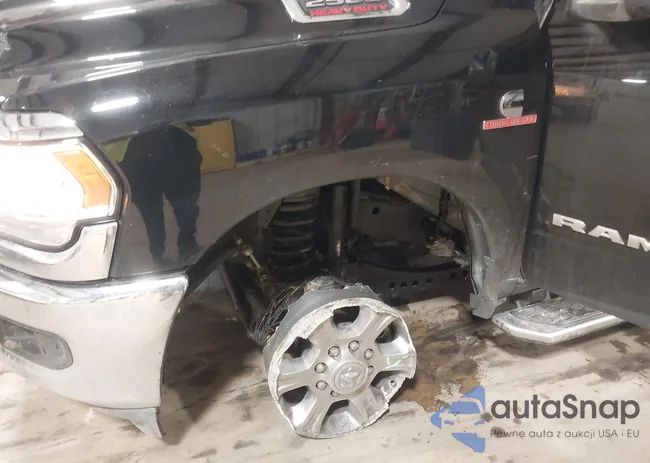 3C6UR5DL3RG247733: 41390194