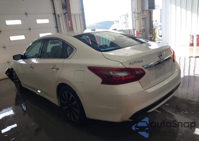 1N4AL3AP5JC271246: 41391317