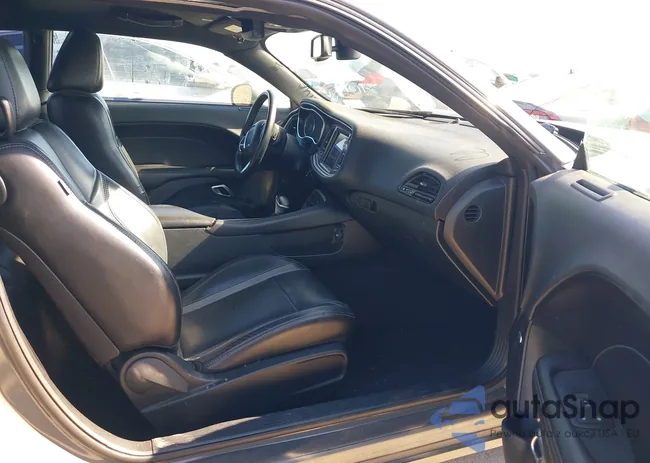 2C3CDZAG8JH305586: 41395607