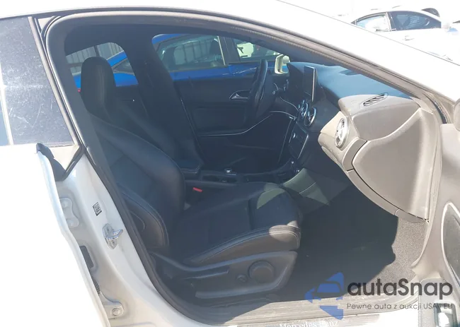 WDDSJ4EB0GN313818: 41398941