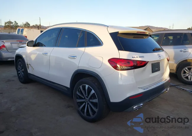 W1N4N4GB5NJ415391: 41400642