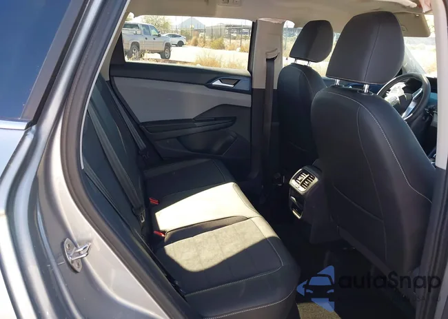 3VVEX7B21RM001601: 41406215