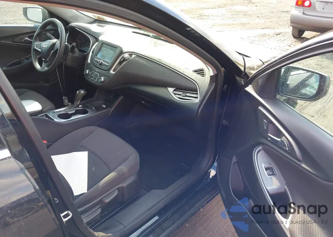 1G1ZB5ST3HF233992: 41406793